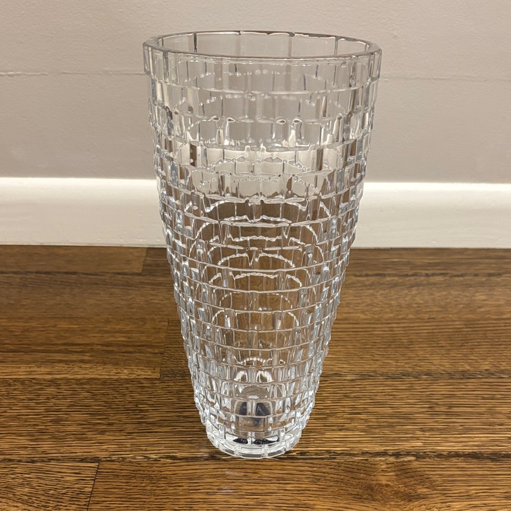 Elegant Clear Glass Vase